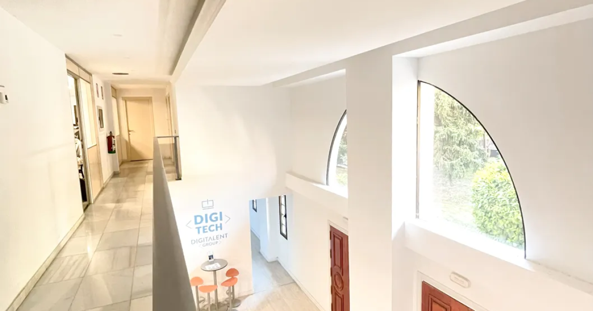 digitech escaleras arriba